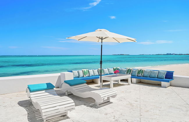 Modern, Stunning & Bright Central Beach Villa - Photo 10