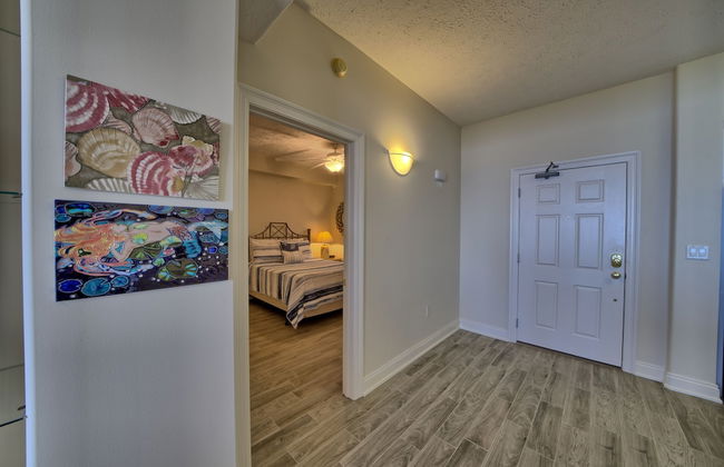 Marvelous Condo with Beachside Pool and Free Poolside WiFi - Unit 0902 by RedAwning - Foto 25