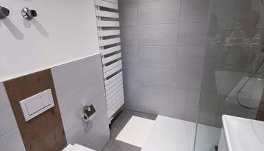 Frisch renovierte Ferienwohnung in ruhiger Lage - Photo 2, Shower