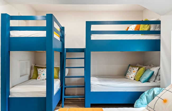 Luxury Lakehouse - Photo 6