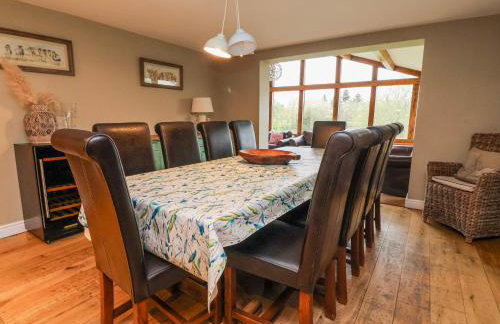 Manor Wood - Photo 14