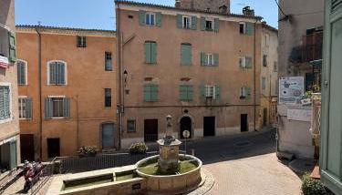 Duplex avec vue fontaine et clocher Centre Barjols - Foto 4