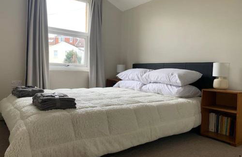 Central 2 bed flat. Free parking (Off-street) - Foto 9