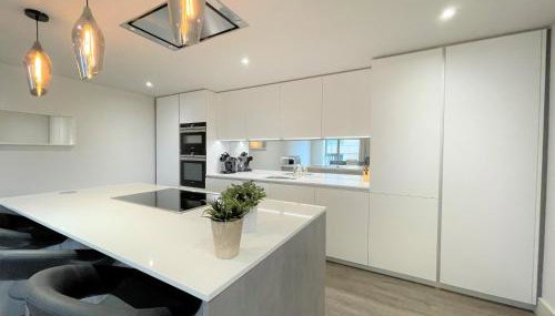 Spectacular 2 Bedroom Apartment in Great Location - Foto 2