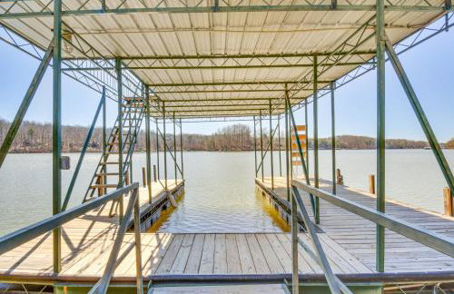 Lake Hartwell Retreat with 2-Tier Dock and Boat Slip! - Foto 32