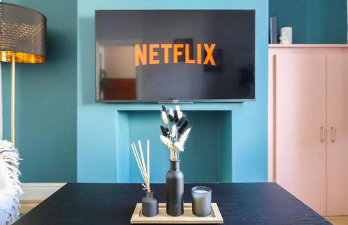 Sanjo Suite - Sleek 2BR Home with Parking & WIFI - Foto 14