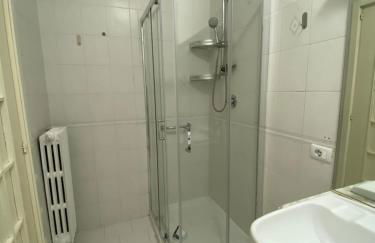 Elena House - Photo 15