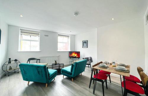 The County Staycation - Photo 55