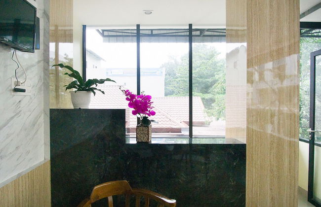 RedDoorz @ RS Adam Malik Medan - Photo 3