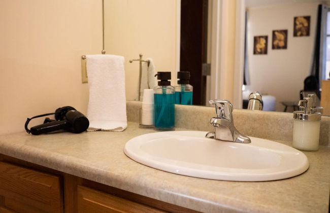 Amazing Downtown Apt Roku TV Walk Everywhere - Foto 17