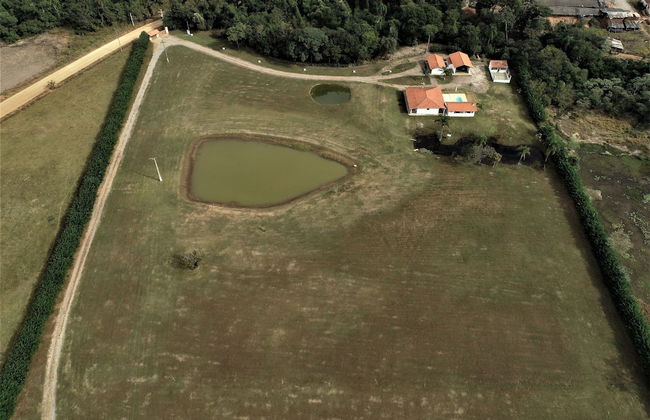 Casa de Campo com Piscina e Churrasqueira - Foto 33