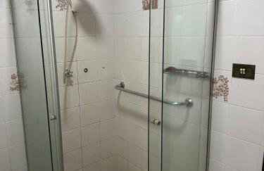 Casa inteira - ótima localização - Foto 15