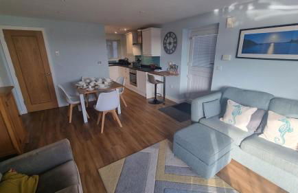 TWIN COVES at Curlew 1, The Cove, Brixham - Photo 14