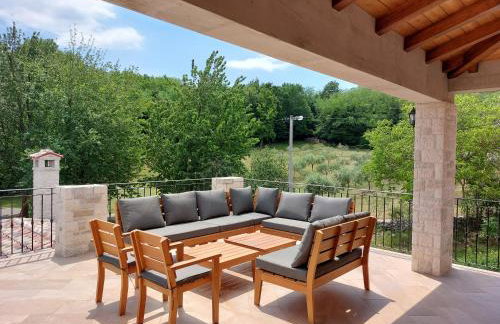 Stone house with pool and yard - Villa Histra - Foto 10