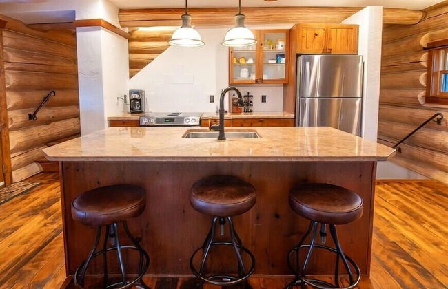 Snow Creek Cabins by Fernie Lodging Co. - Photo 70