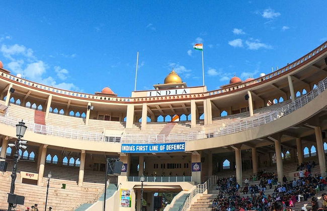Ceremonia de cierre de la frontera de Wagah - Foto 1