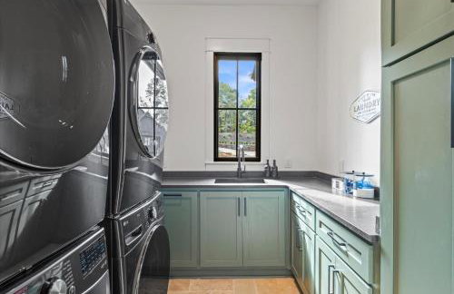 Luxe Lake Martin Home Pool Hot Tub Boat Dock - Foto 42