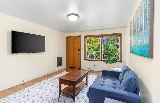 Seattle's Orange Crown 87 Walkscore - Photo 9