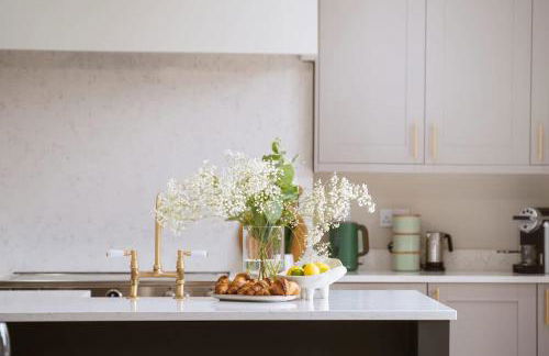 Our House Collective - Luxury Stay in Lincoln City Centre, Hot tub, Sleeps 16 - Foto 2