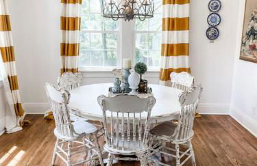 Cozy 2BR Apt w KING in historic dist. 1mi to sq. - Foto 38