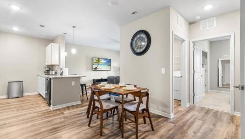 Luxe 1BR/1BA: Dive, Rest, Explore. Book Now! - Foto 4