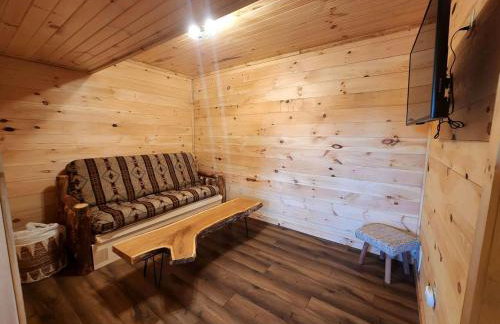 Group Friendly Cabin with Spa on the Deck near Tappan Lake in Ohio - Foto 16