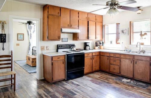 Spacious Cottage Rental for Group Getaway on Ranch near Dallas, Texas - Foto 17