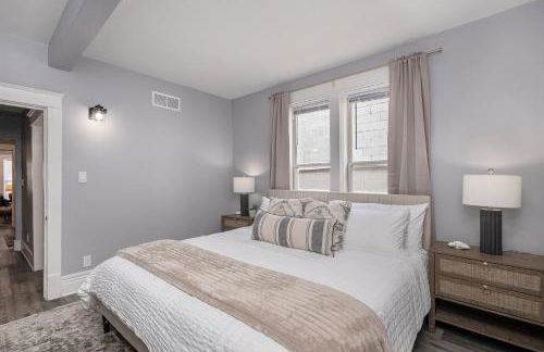 Completely Remodeled Walking Distance to Downtown Close to the Beach Downstairs Washer Dryer - Foto 12