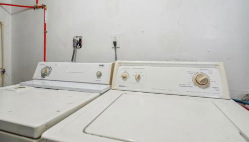 Cozy two bedroom one bath - Photo 2