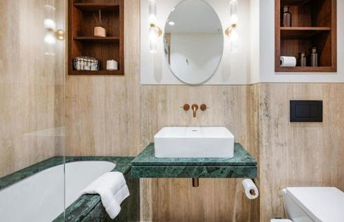 Covent Garden 2 bed 2 bath duplex - Photo 18