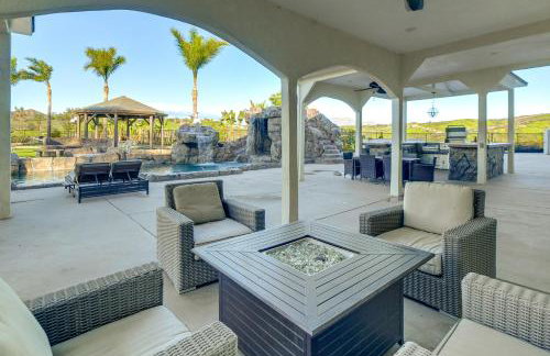 Expansive Riverside Mansion! Luxe, Family Friendly - Foto 39