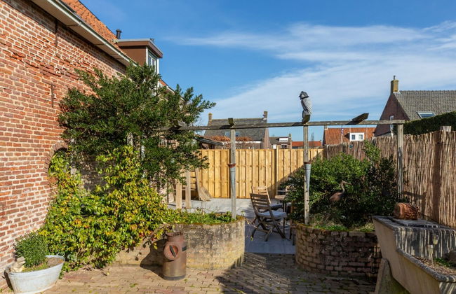 Welcoming Holiday Home With Garden - Photo 18