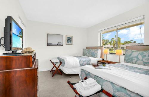 Luxurious Golf Retreat Villa in PGA National! - Photo 5