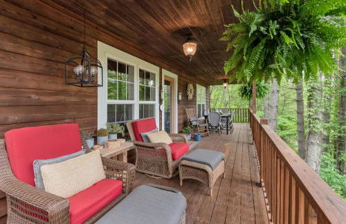 Riverfront Cabin in Crumpler-- Sleeps 6, 30 Mins to West Jefferson - Foto 1