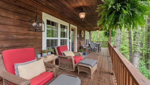 Riverfront Cabin in Crumpler-- Sleeps 6, 30 Mins to West Jefferson - Foto 1