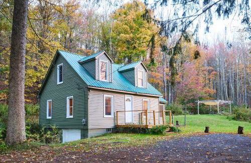 Cozy Cottage with Jacuzzi, Sauna, Fire Pit and Reading Nook! - Foto 38