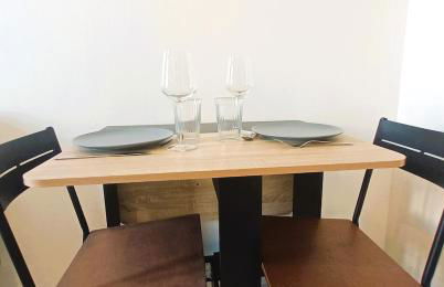 La Terrasse, T2 proche gare, Wifi, tv HD, grande terrasse - Photo 13