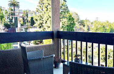 Skyline Escape 1-Bedroom with Balcony and Roof-Top Pool - Foto 3