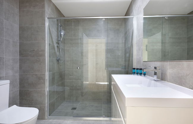 Wentworthville 2 Bedrooms 2 Bathrooms with Free Parking by KozyGuru - Foto 7