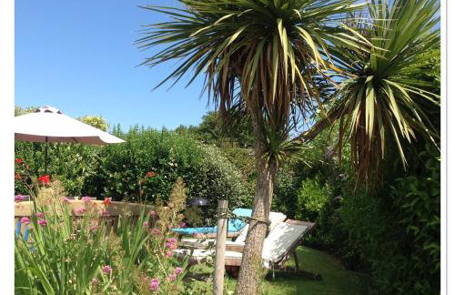 Three Gables, West Wight village house, Sleeps 10 - Photo 8