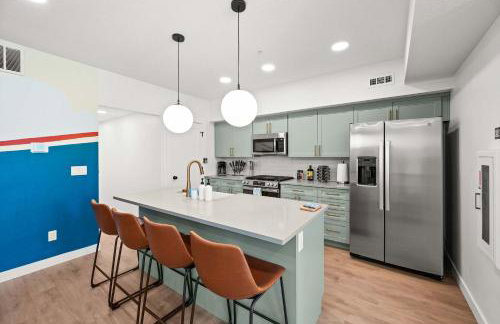 Boho Vibe Townhome King Bed Garage SLC - Foto 10