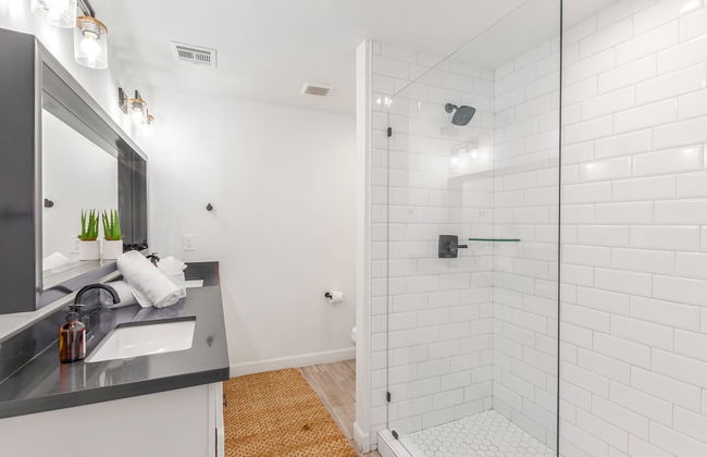 The Melrose ASU Pool Workspace Firepit - Photo 22