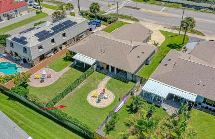 Dog Friendly Home wPrivate Fenced Yard, Garage & Fire Pit STEPS to the Beach! - Foto 26