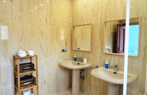 Villa with private pool and tennis court 150 metres from the sea-Villa el Olivo - Photo 27