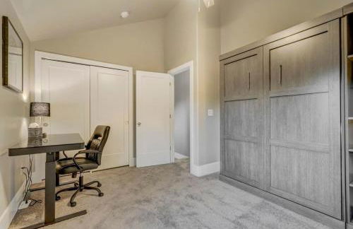 Baby Blue - Hot Tub Easy Access to Top Locations - Foto 41