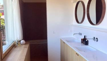 Contemporary Villa with Pool - Foto 4