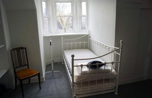 3-bed Cottage - Fast Wifi-big Garden - Town Centre - Foto 73