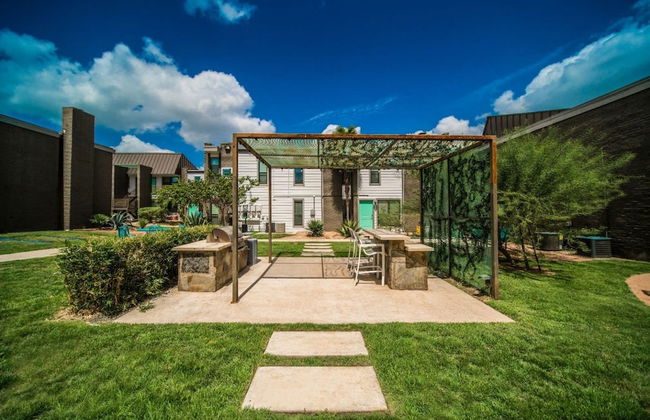 Charming King Bed 1BR w Pool 5 Min to DT - Foto 11