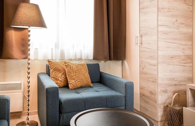 Sky Cabin Apartments - Photo 26