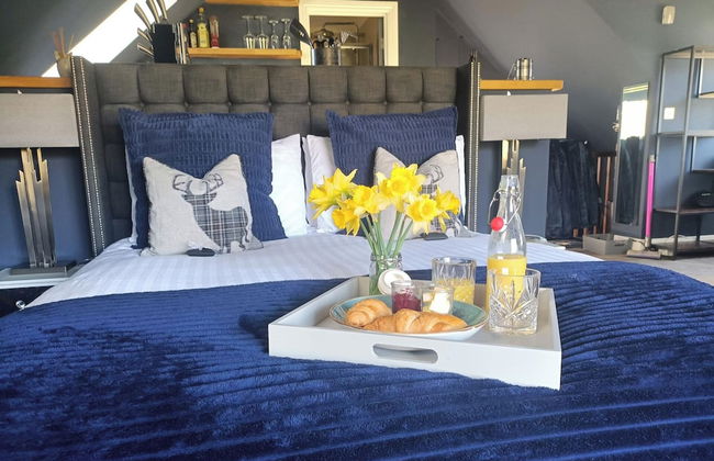 Romantic Chalet- Hot Tub- Games Room-stream-views - Foto 3